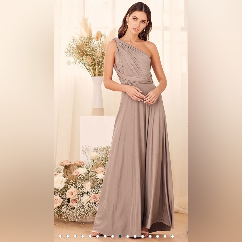 Tricks of the Trade Lulu dress - convertible to so many styles! Size L in Taupe